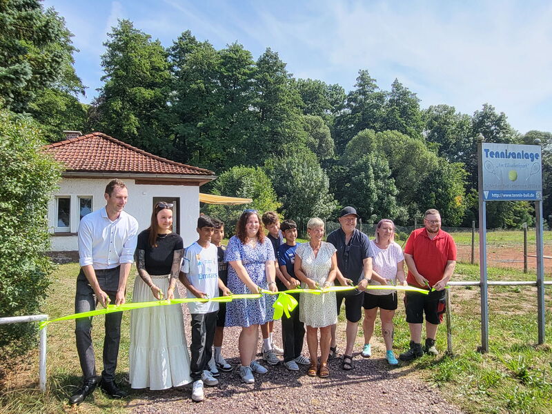 Banddurchschnitt zur Eröffnung des Jugendtreffs in Bad Liebenstein
