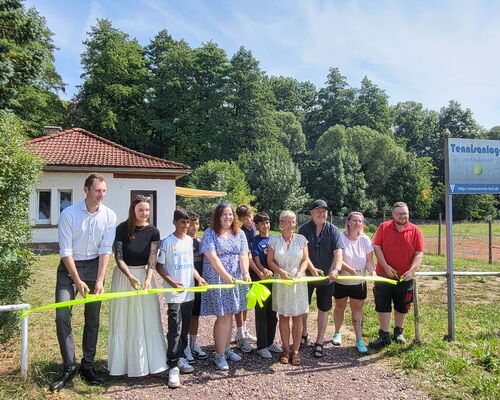 Banddurchschnitt zur Eröffnung des Jugendtreffs in Bad Liebenstein