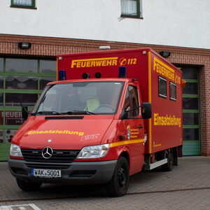Mercedes-Benz Sprinter 516 CDI, der als Einsatzleitwagen (ELW) für die Feuerwehr genutzt wird