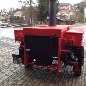 eine Gulaschkanone in feuerwehrrot