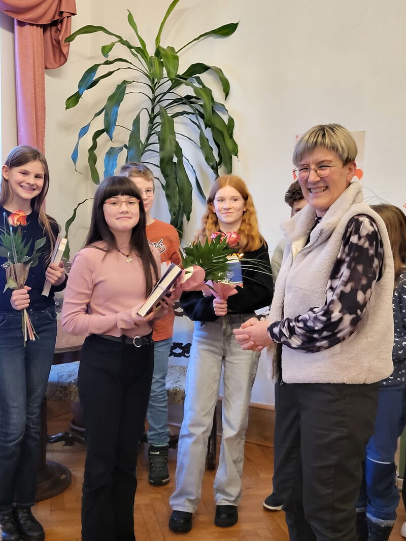 Bürgermeisterin mit Siegerin Luna Marie