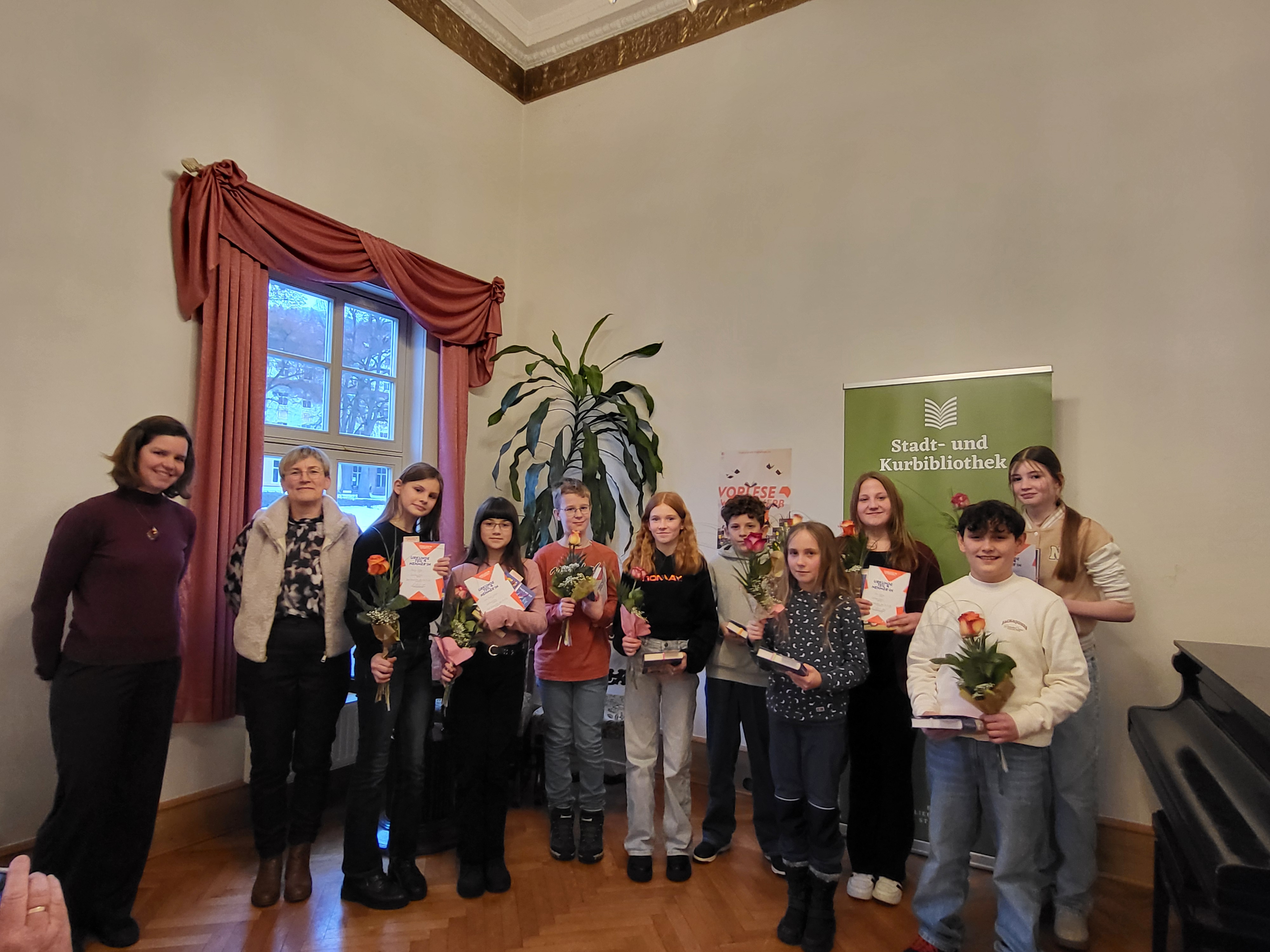 Gruppenbild beim Vorlesewettbewerb